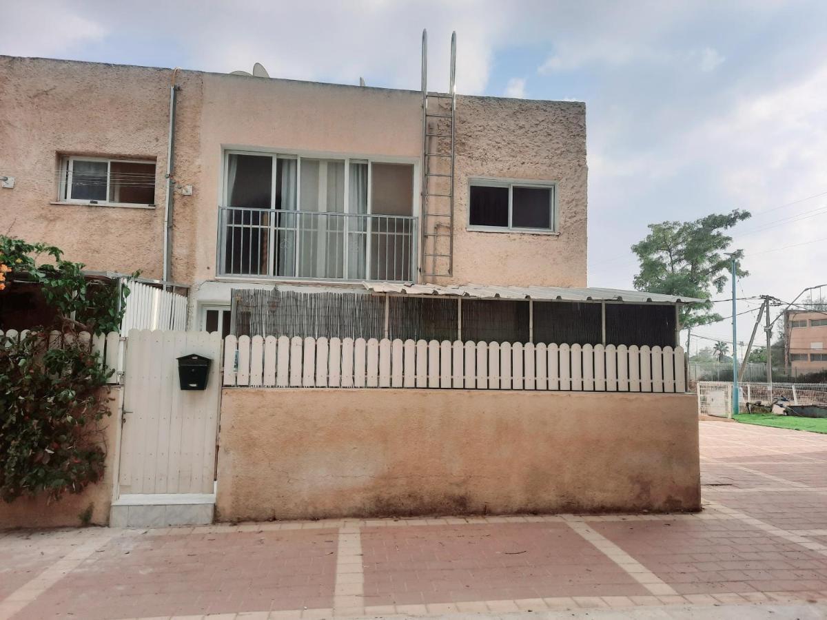 דירת אירוח חן - Chen Place Арад Екстер'єр фото